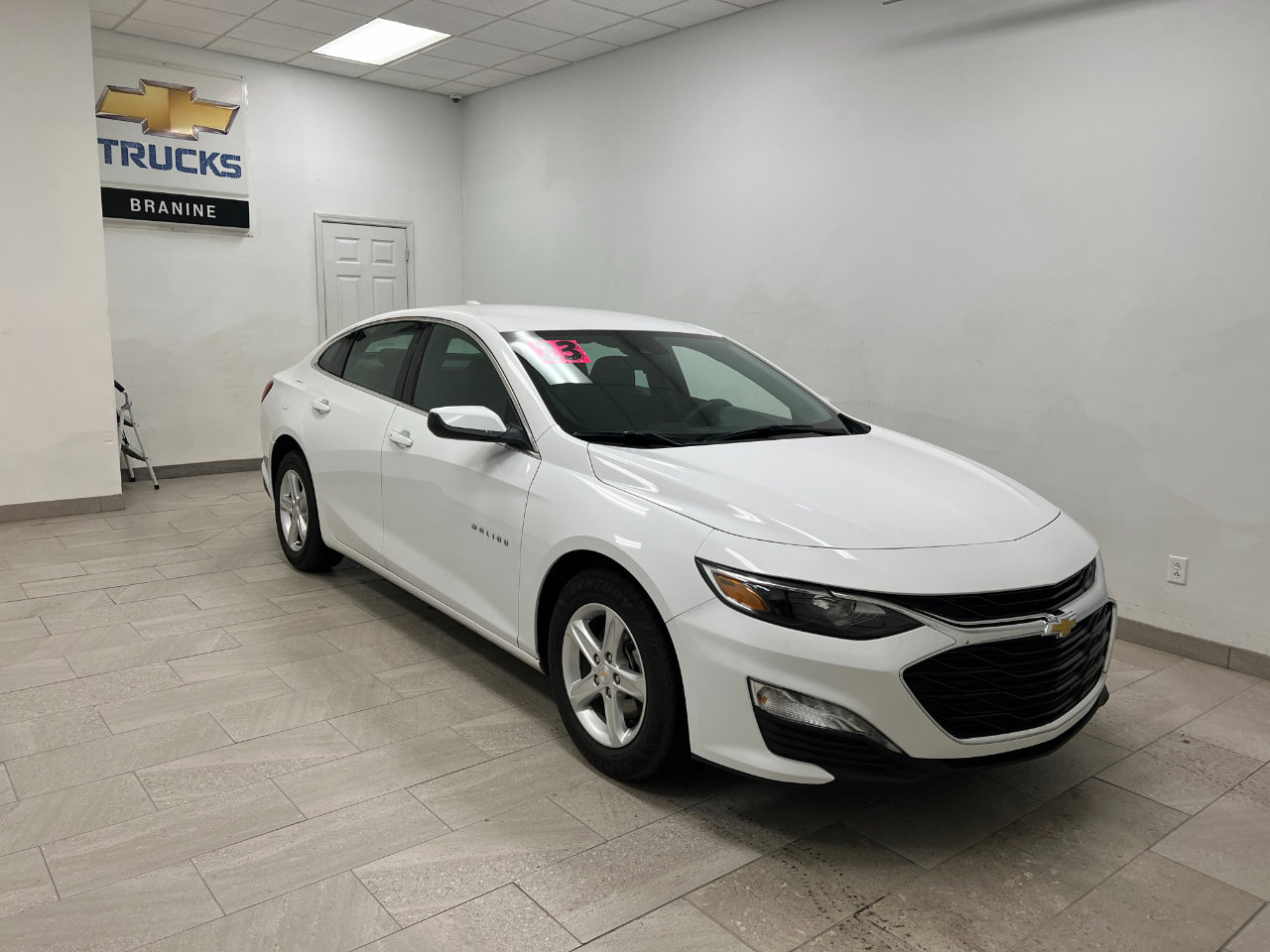 Used 2023 Chevrolet Malibu LT w/ Driver Confidence Package image 6
