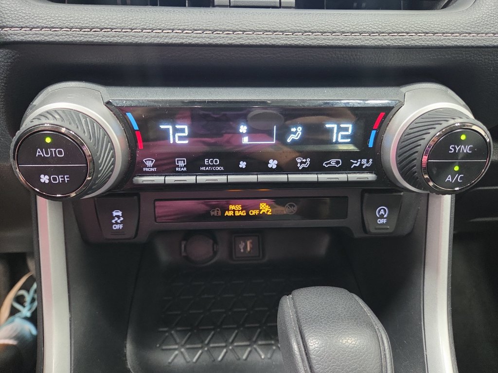 Used 2024 Toyota RAV4 XLE AWD/4WD image 36