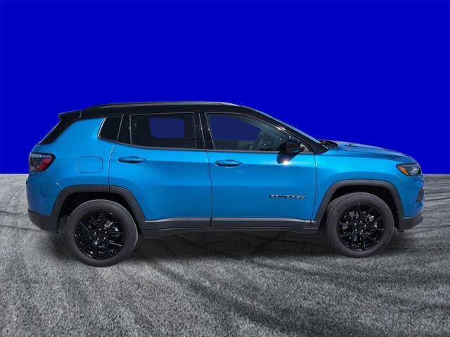 Used 2024 Jeep Compass Latitude w/ Altitude Special Edition image 3