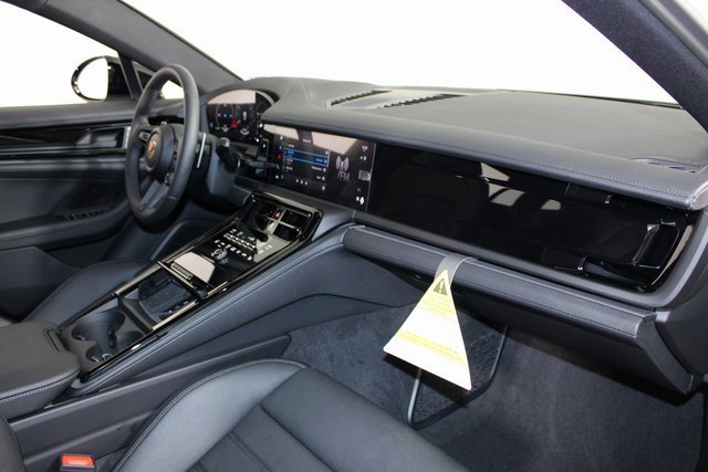 New 2025 Porsche Panamera 4 image 27