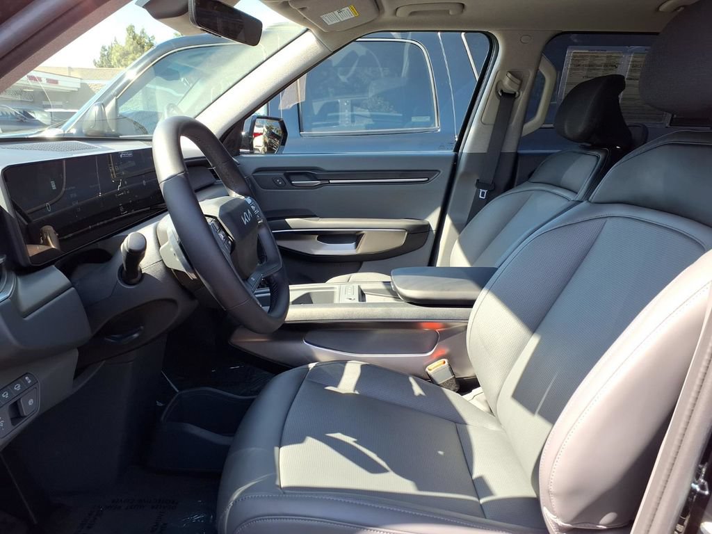 Used 2026 Kia EV9 Light RWD image 6