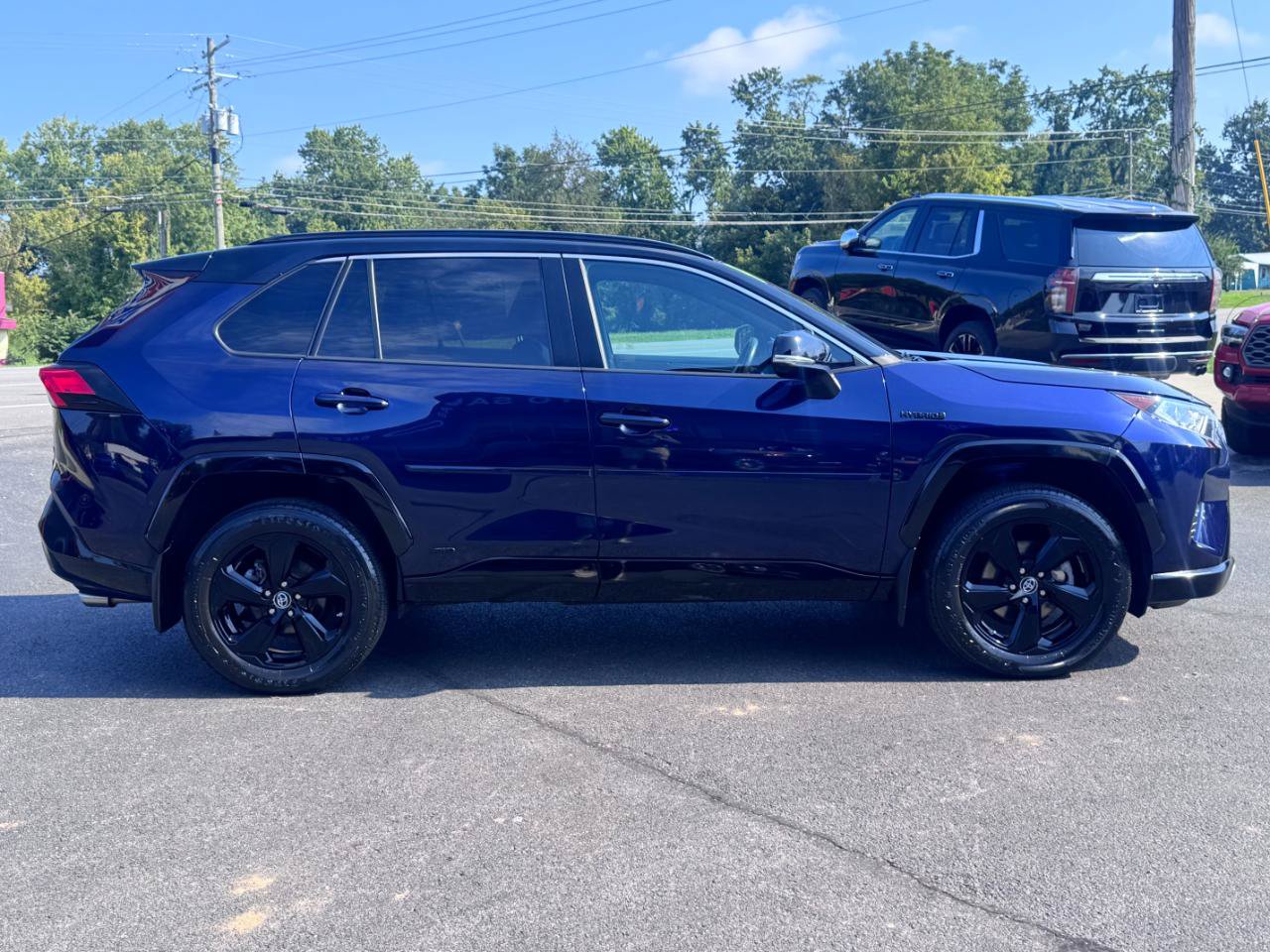 Used 2019 Toyota RAV4 XSE w/ Carpet Mat Package AWD/4WD image 2