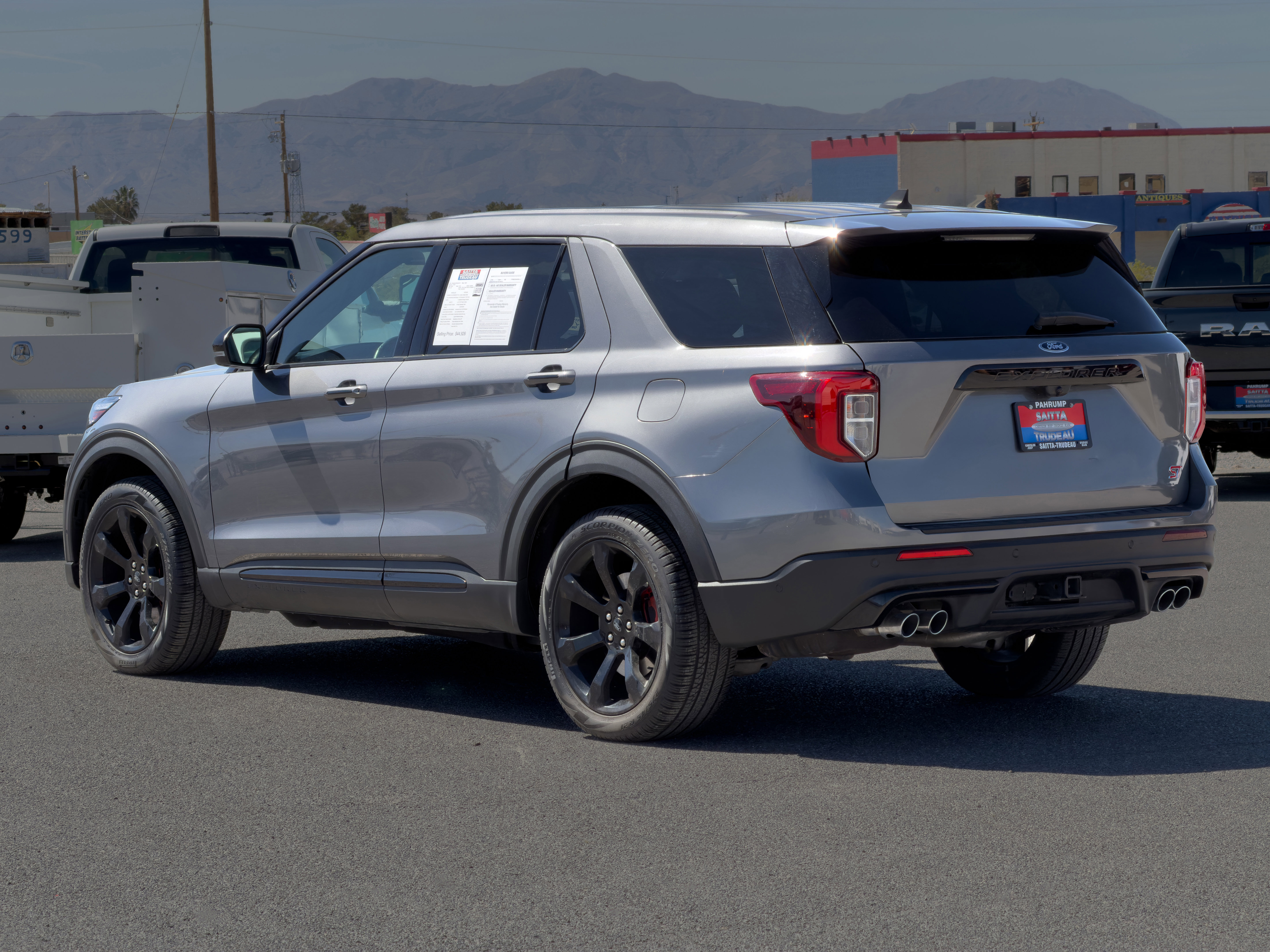 Used 2022 Ford Explorer ST w/ Equipment Group 401A image 3