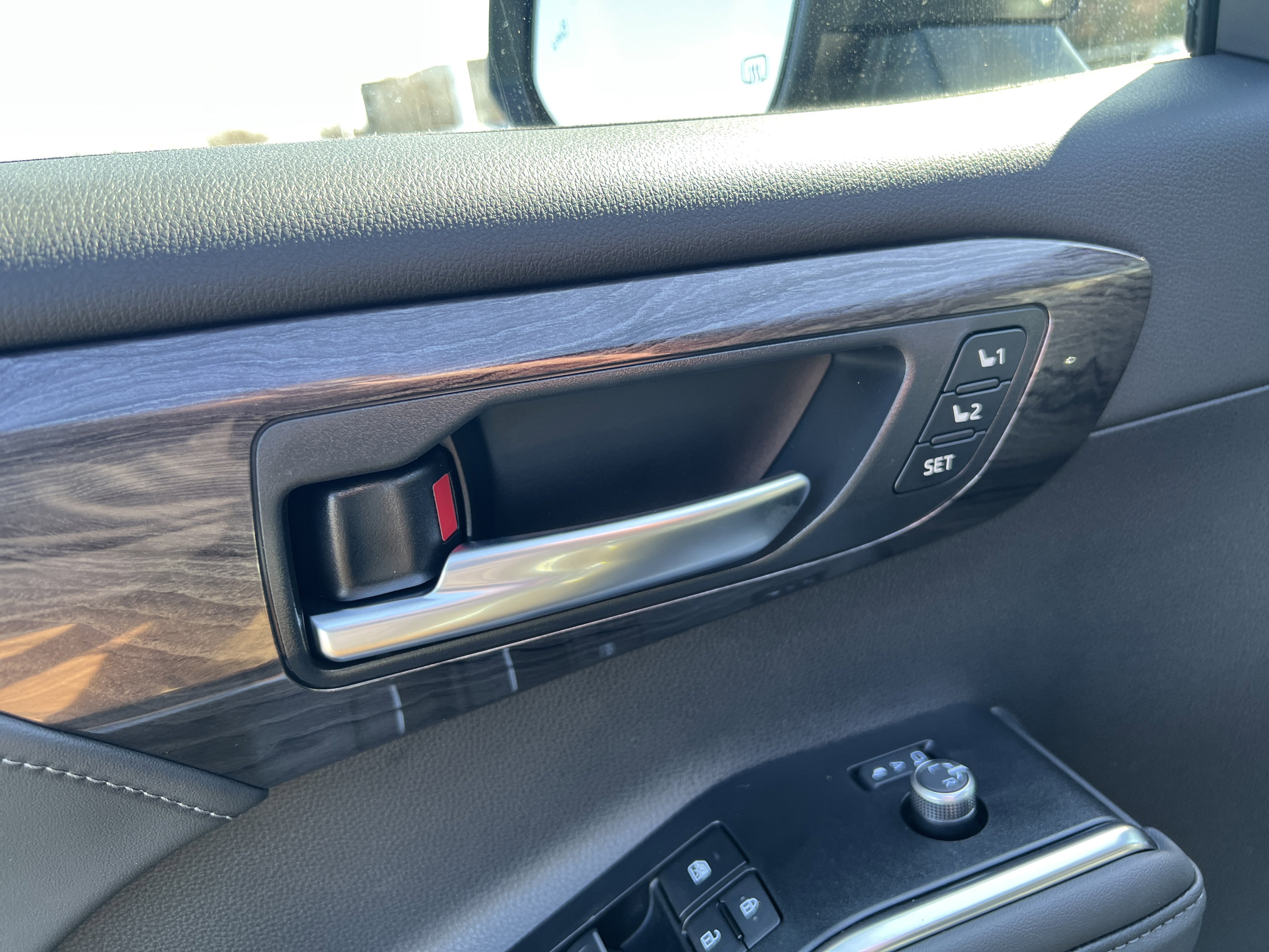 New 2026 Toyota Highlander Platinum image 12