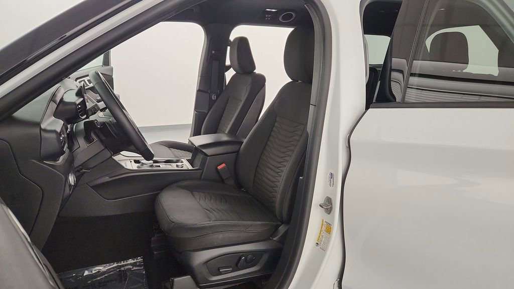 Used 2020 Ford Explorer XLT w/ Comfort Package AWD/4WD image 14