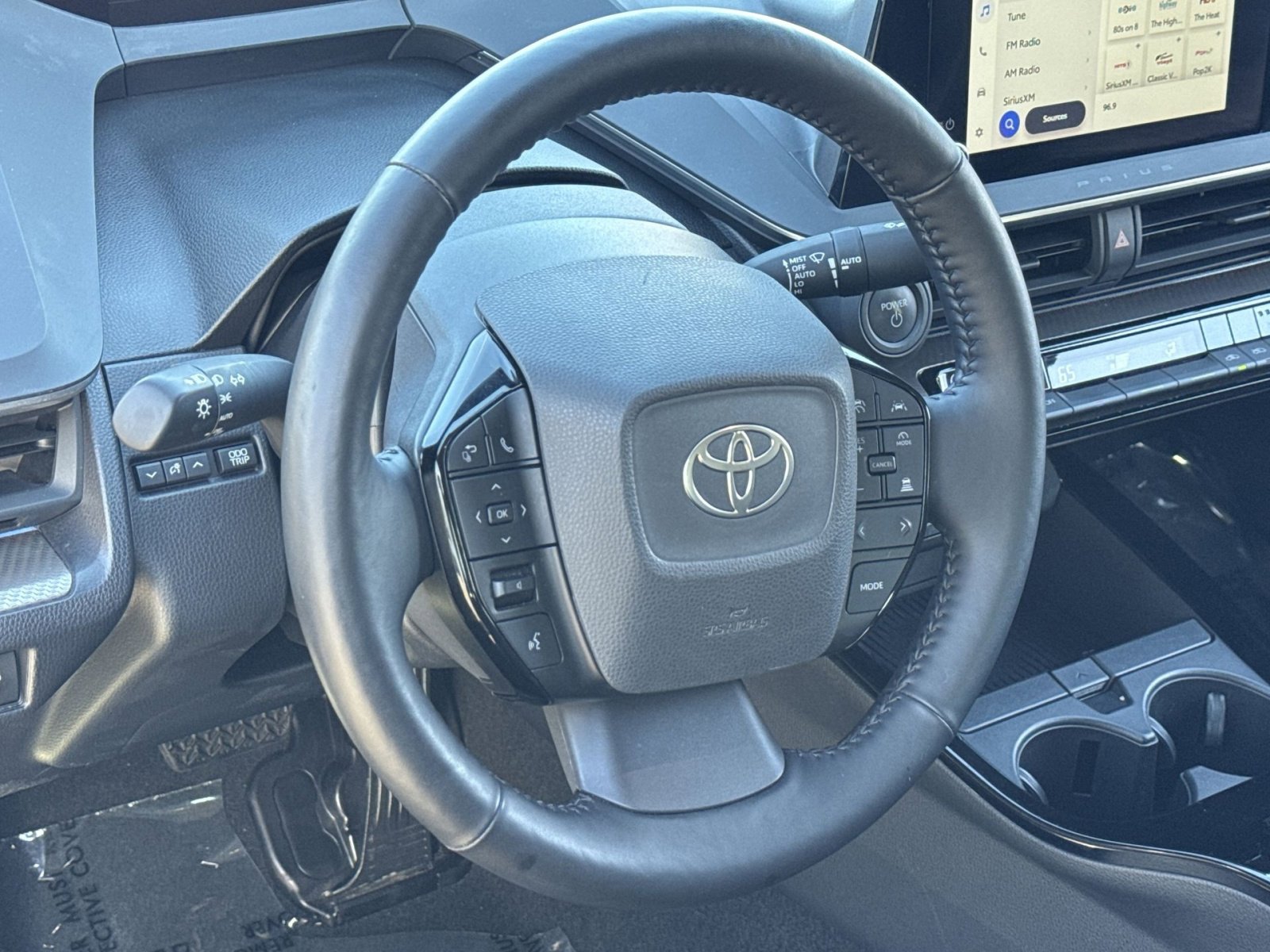 Used 2024 Toyota Prius XLE image 20