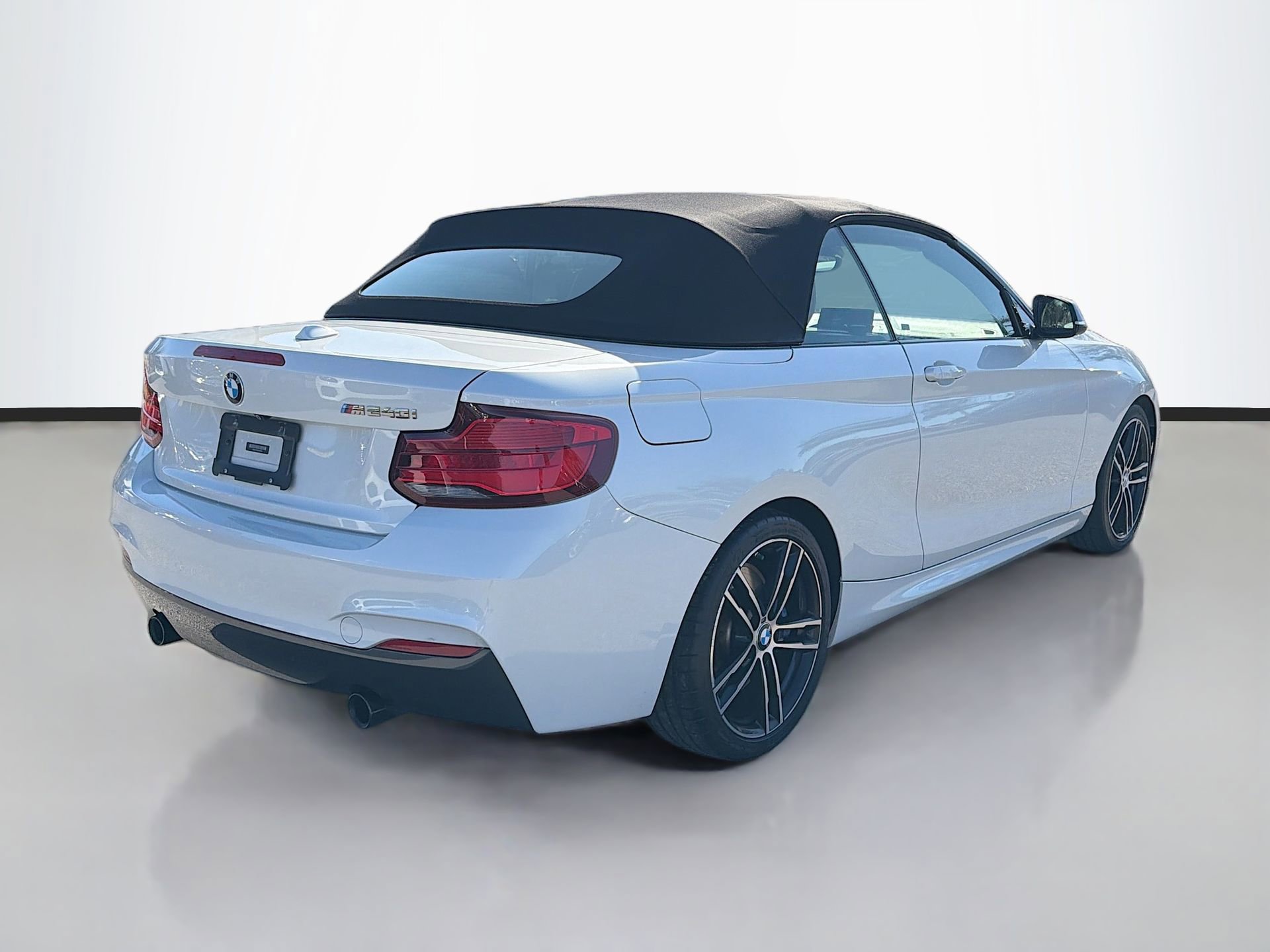 Used 2018 BMW M240i Convertible image 4
