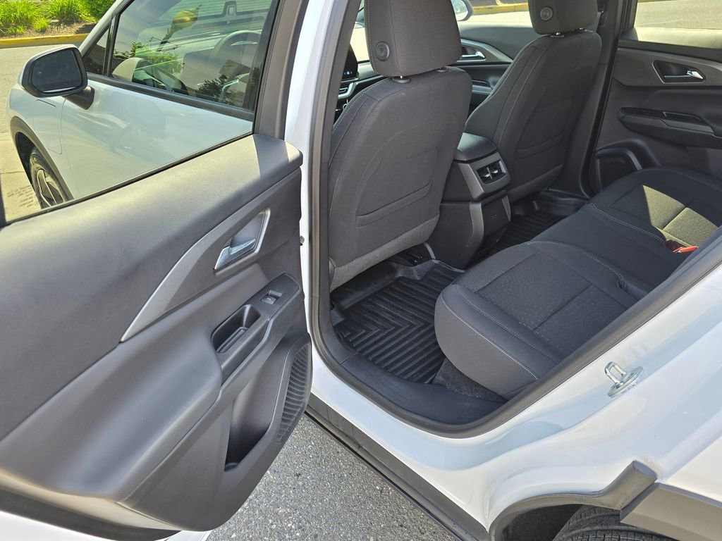 Used 2025 Chevrolet Equinox EV LT FWD image 17