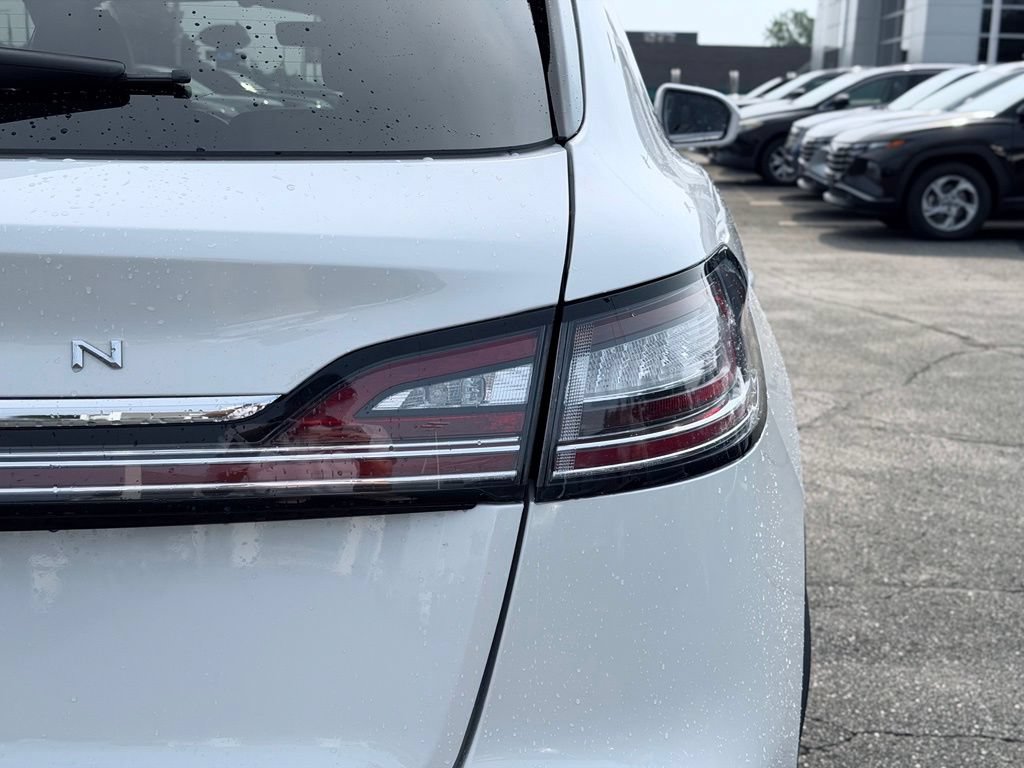 Used 2023 Lincoln Nautilus Reserve AWD/4WD image 8
