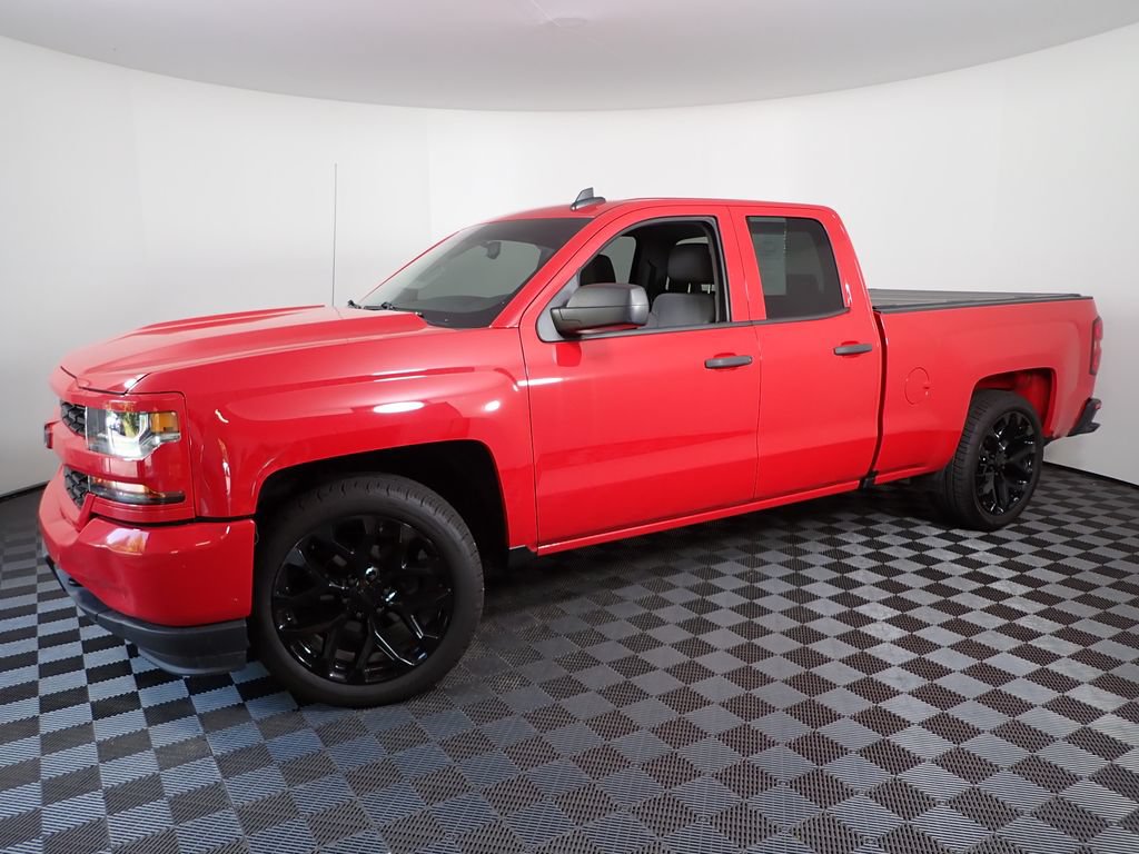 Used 2018 Chevrolet Silverado 1500 Custom w/ Custom Convenience Package RWD image 11