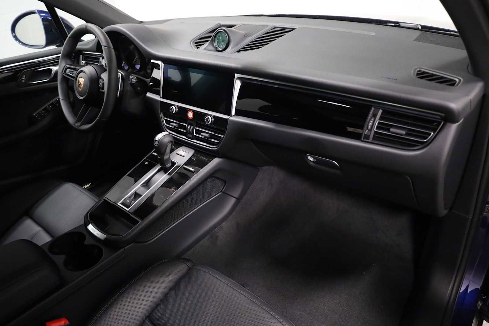 New 2026 Porsche Macan image 6