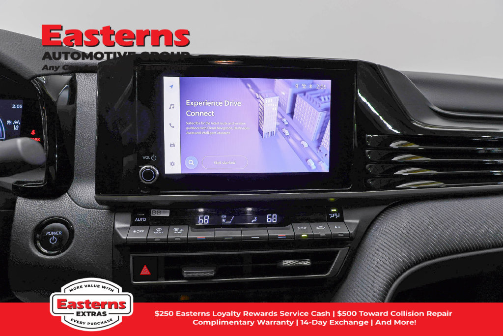 Used 2025 Toyota Camry SE FWD image 12