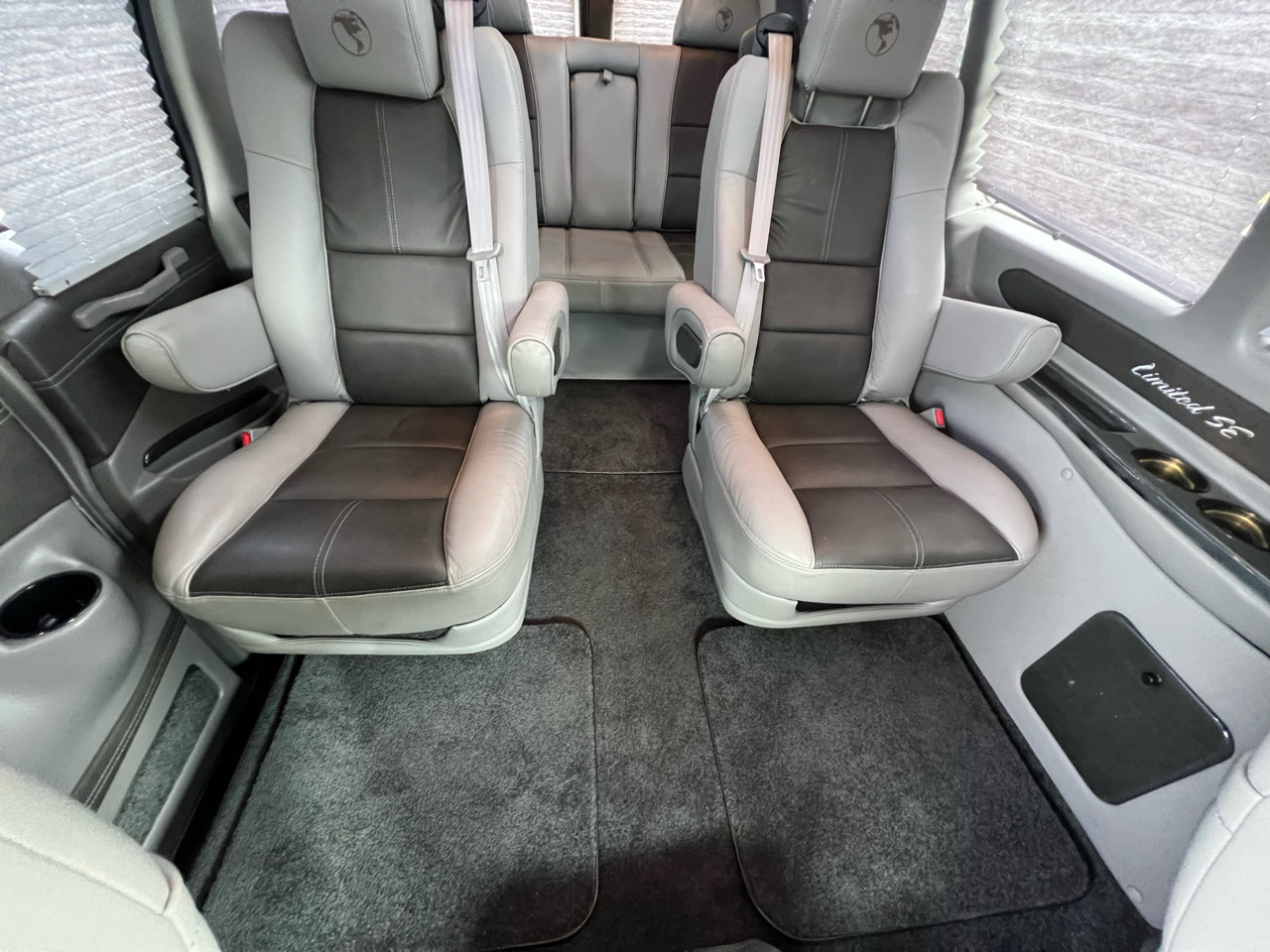 Used 2018 Chevrolet Express 2500 w/ Enhanced Convenience Package image 45