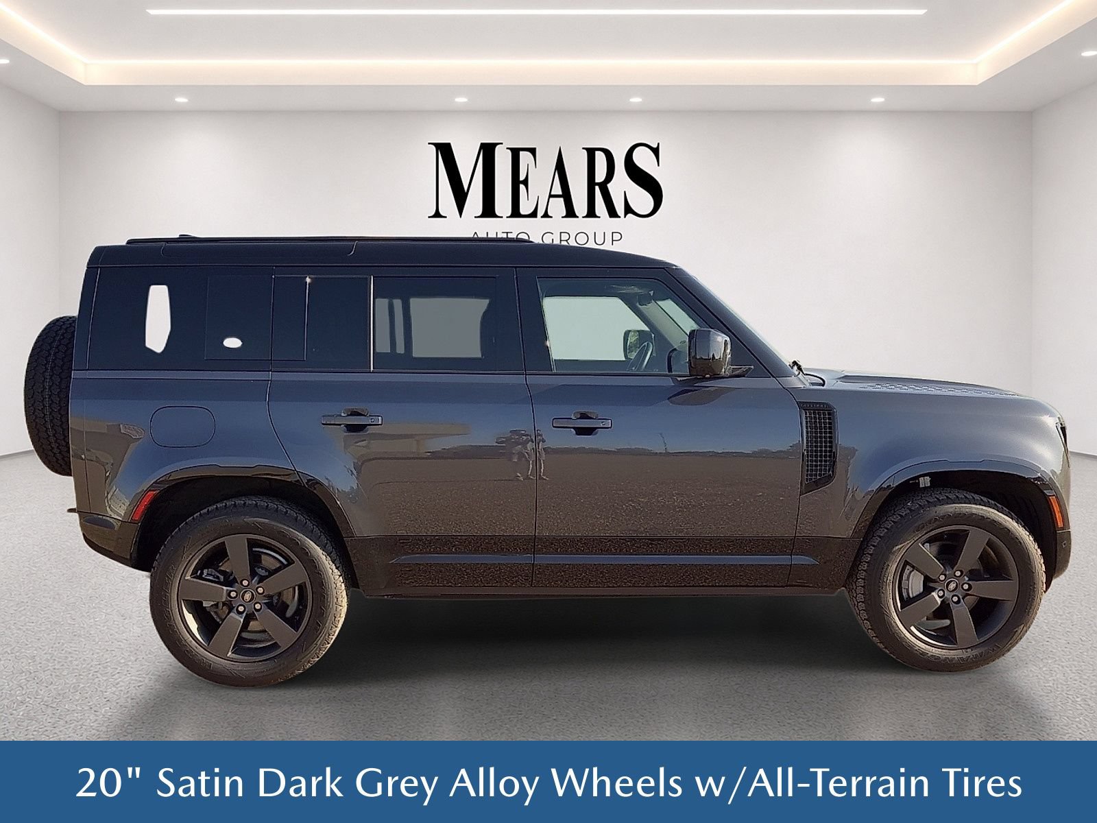 Used 2024 Land Rover Defender 110 X-Dynamic SE AWD/4WD image 7