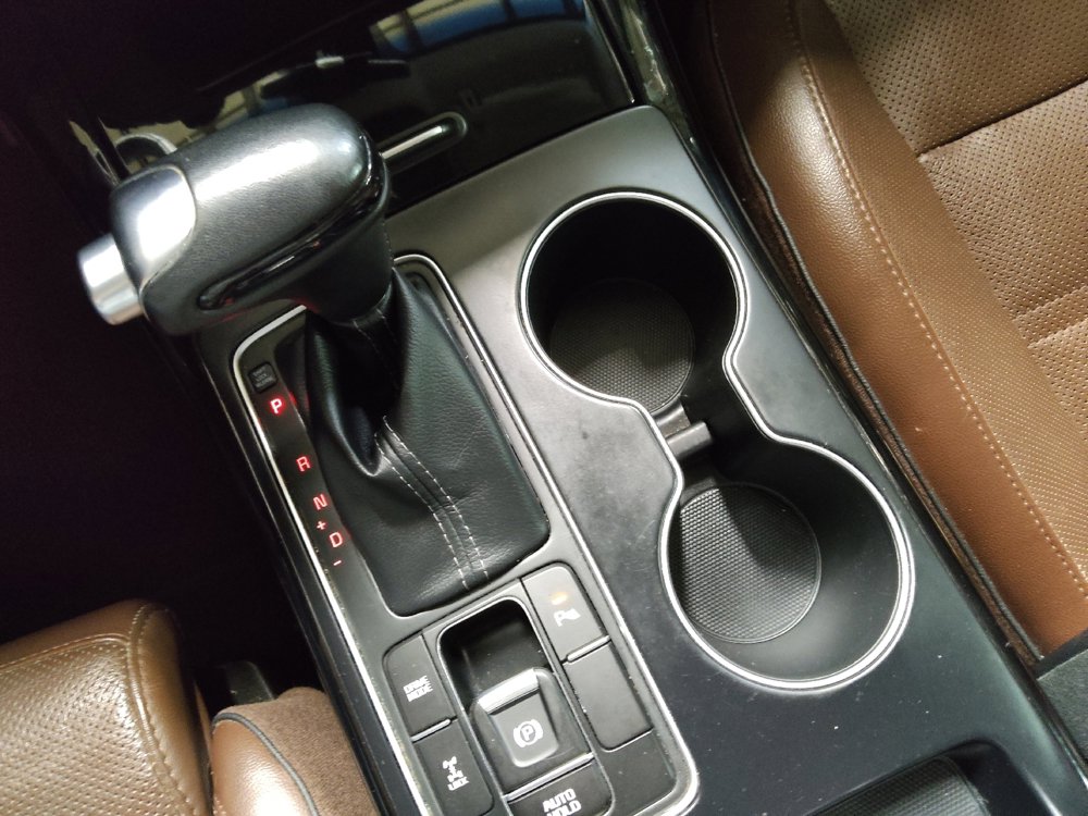 Used 2019 Kia Sorento SX image 26