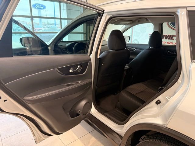 Used 2018 Nissan Rogue SV AWD/4WD image 18