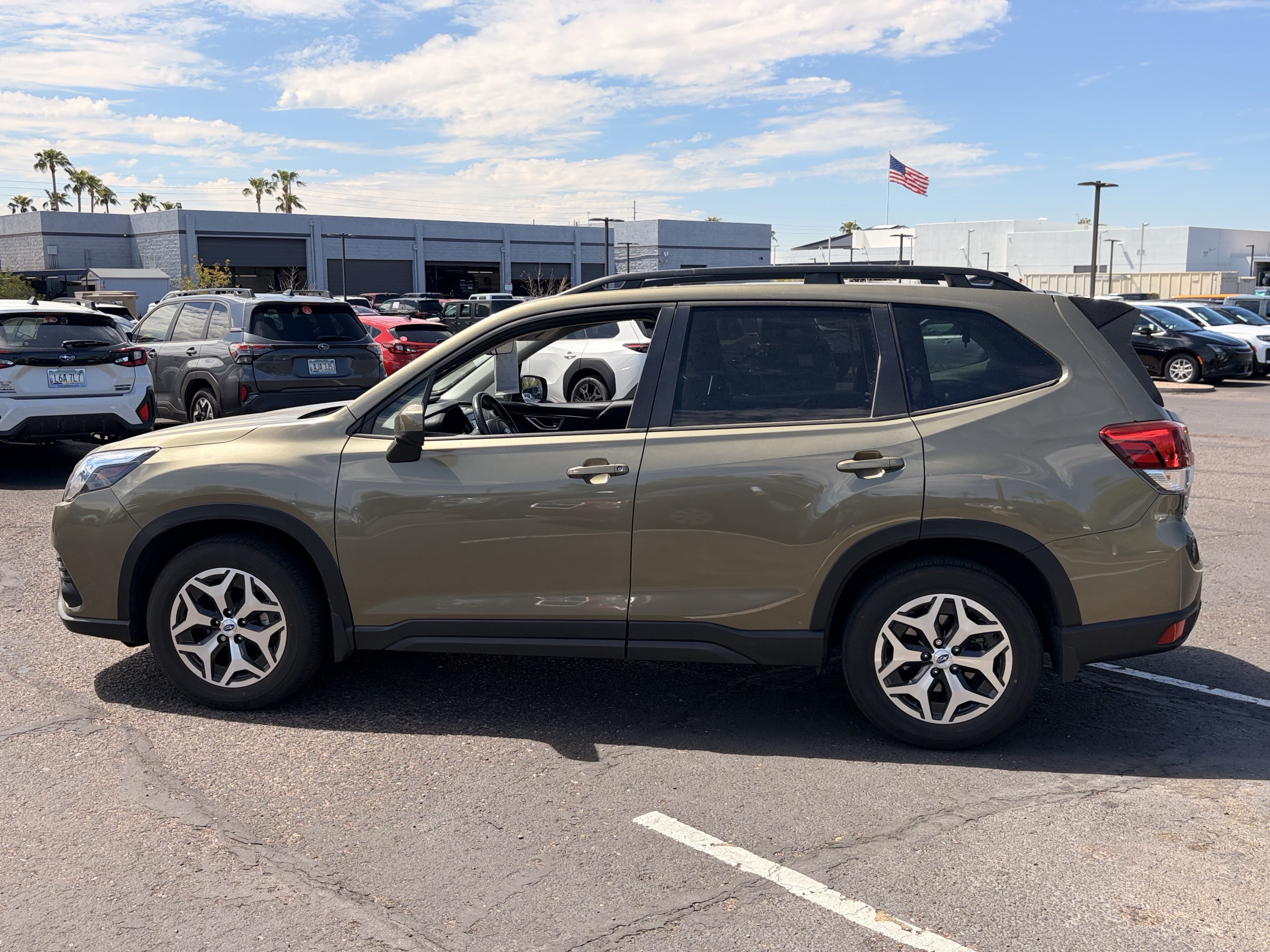Certified 2024 Subaru Forester Premium AWD/4WD image 2