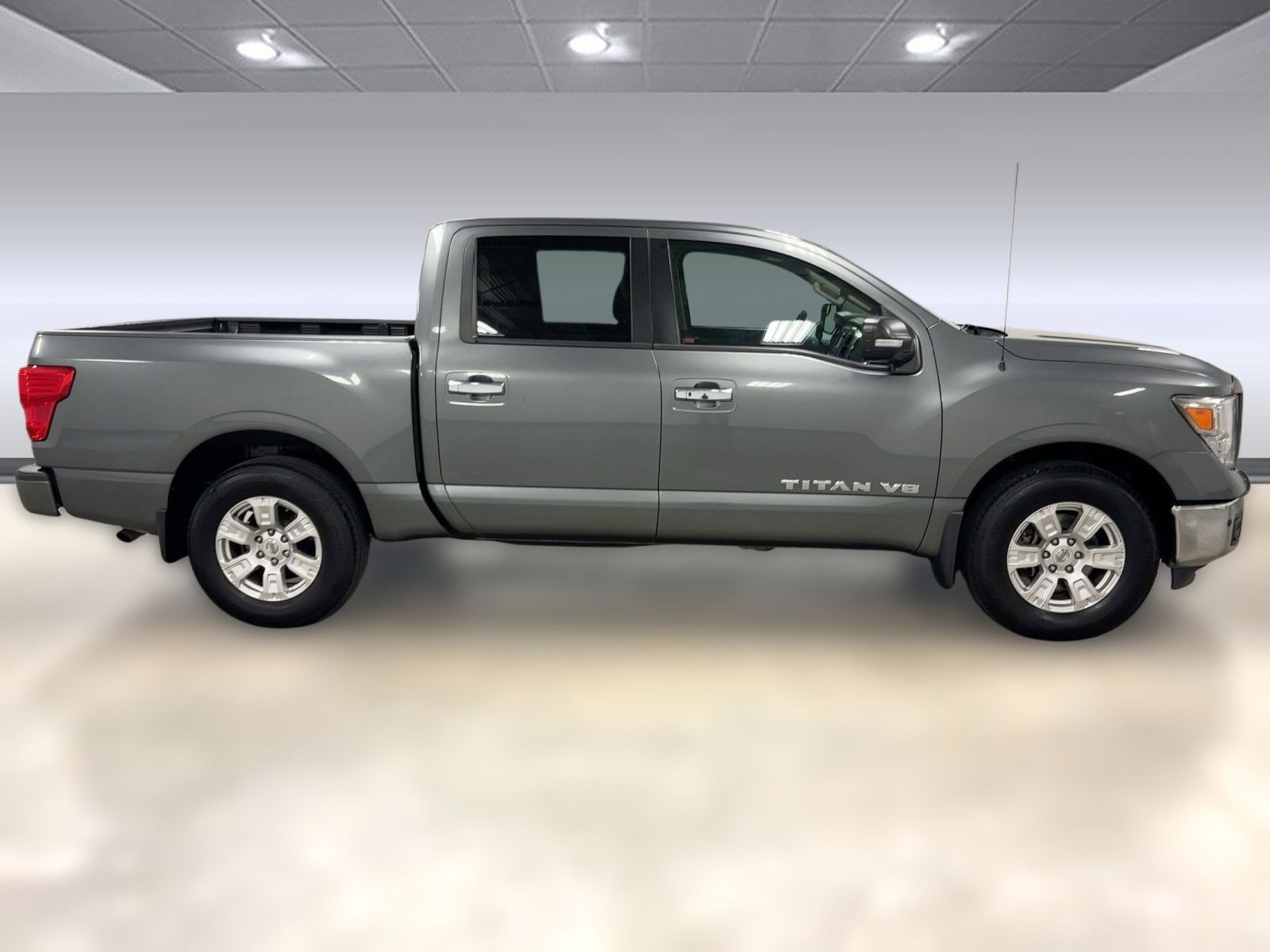 Used 2019 Nissan Titan SV w/ SV Convenience Package image 7