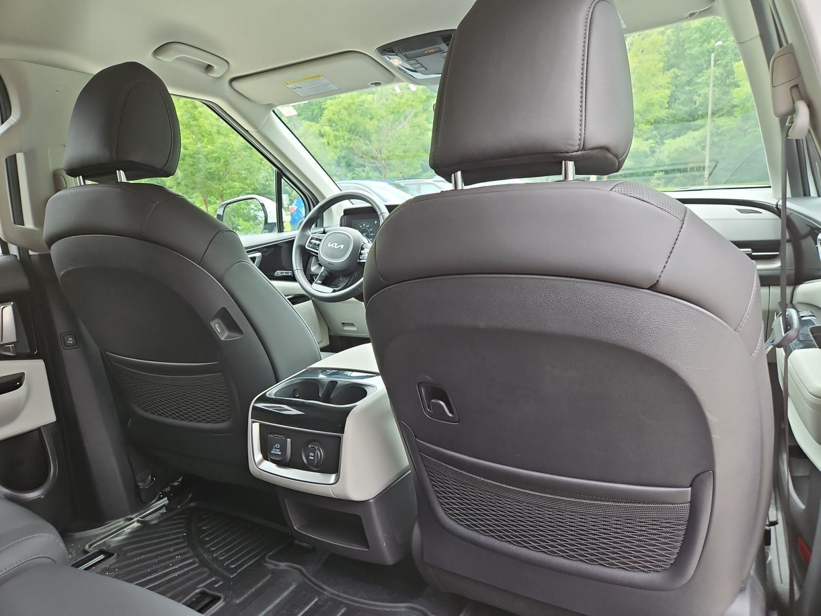 Used 2024 Kia Carnival SX FWD image 18