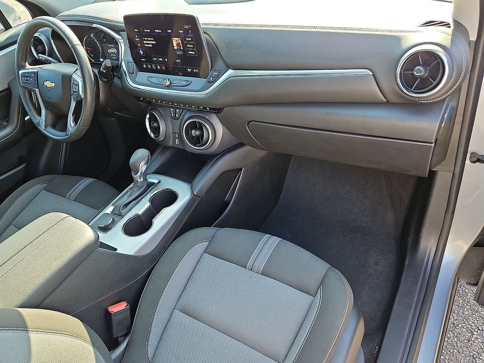 Used 2025 Chevrolet Blazer LT FWD image 33