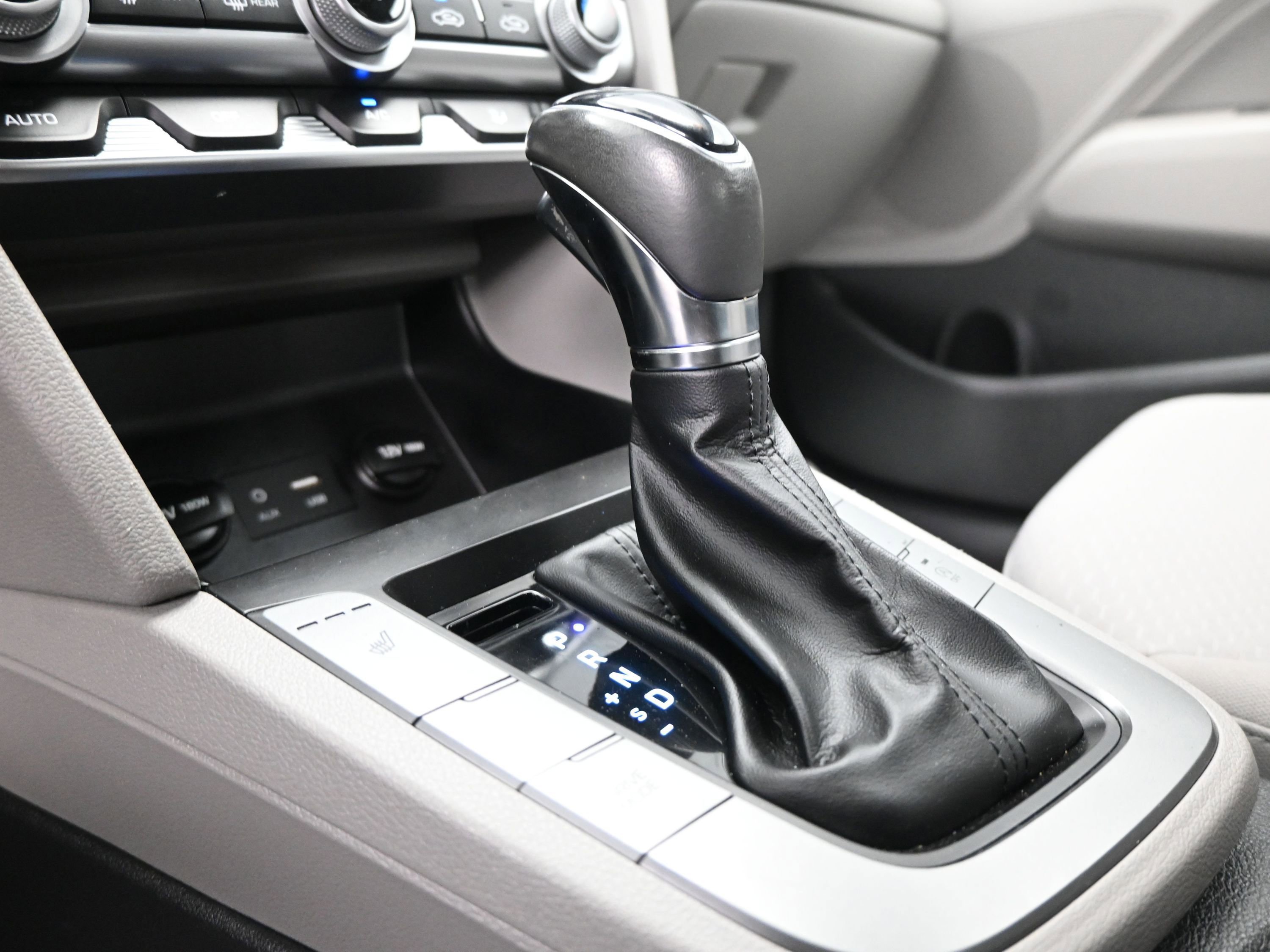 Used 2020 Hyundai Elantra ECO image 15