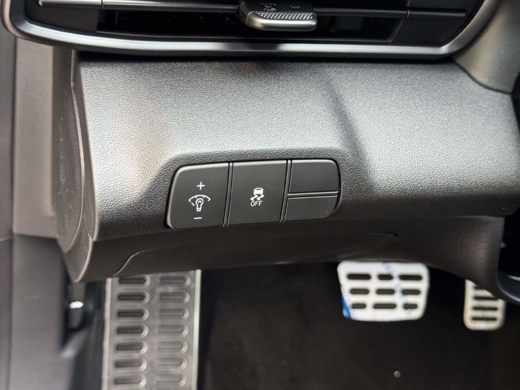 New 2026 Hyundai Elantra SEL Sport FWD image 24