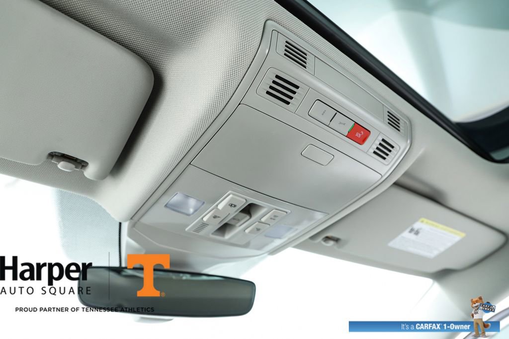 Used 2025 Volkswagen Jetta SE w/ Sunroof Package image 63