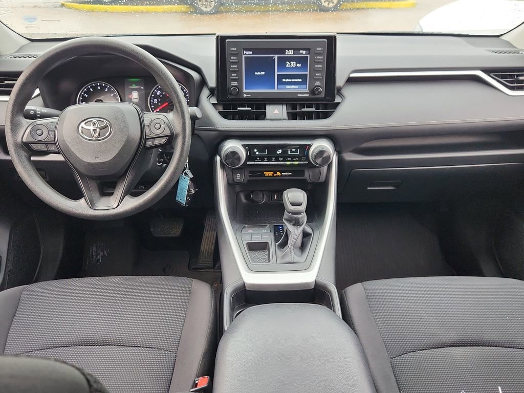Used 2021 Toyota RAV4 LE image 14