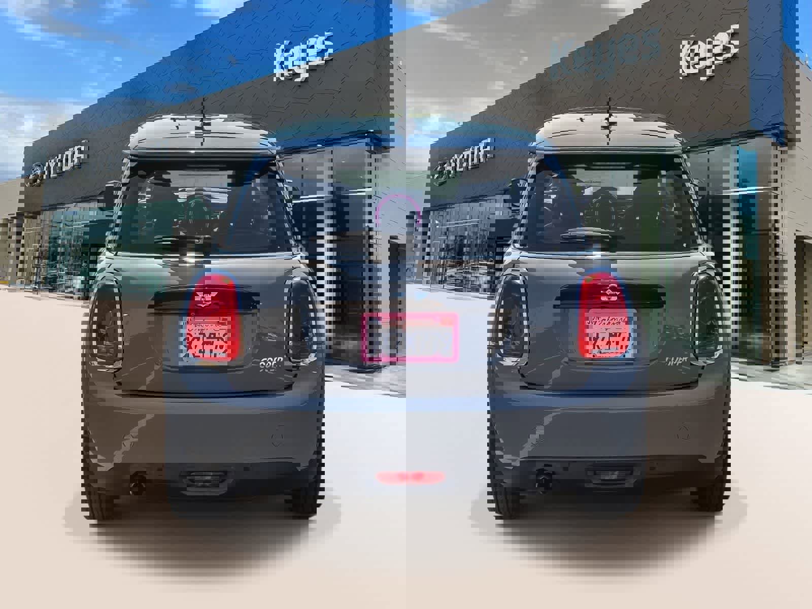 Used 2017 MINI Cooper 2-Door Hardtop image 6