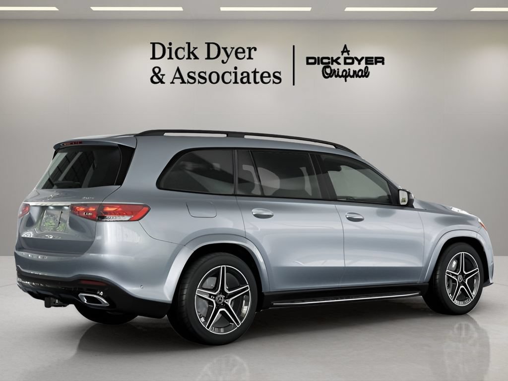 Used 2025 Mercedes-Benz GLS 450 4MATIC image 11