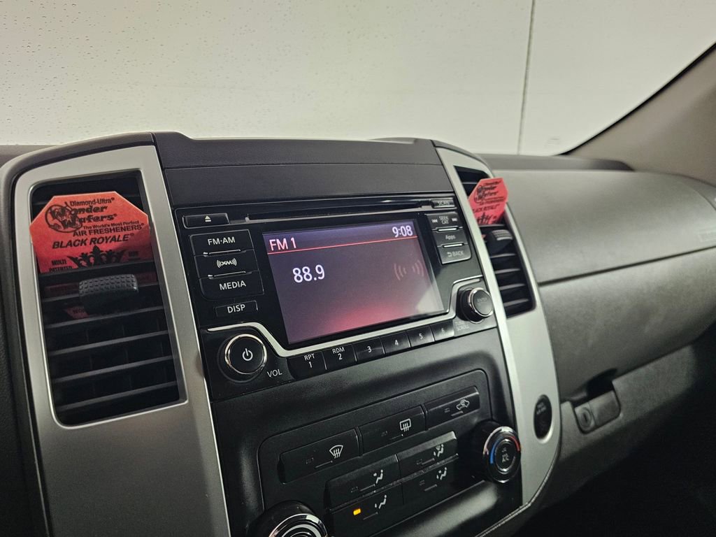 Used 2015 Nissan Xterra S image 28