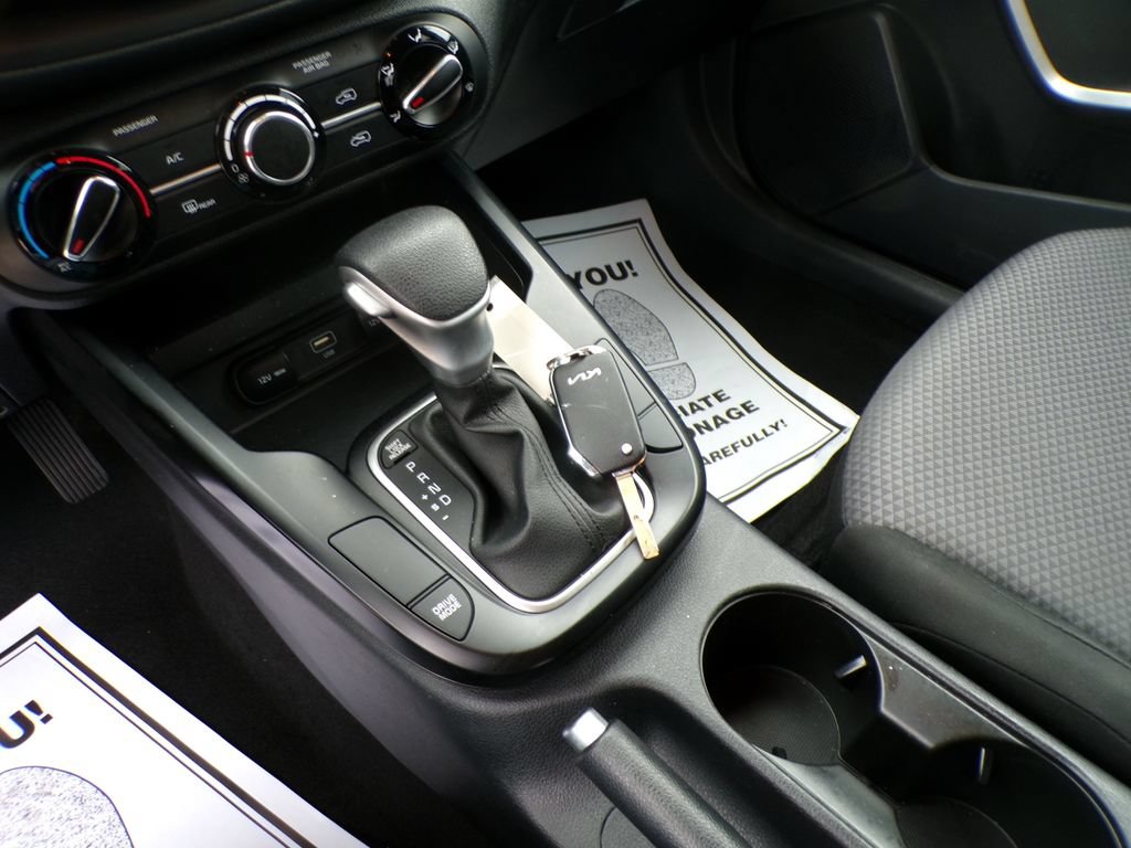Used 2024 Kia Soul LX w/ Option Group 015 FWD image 24