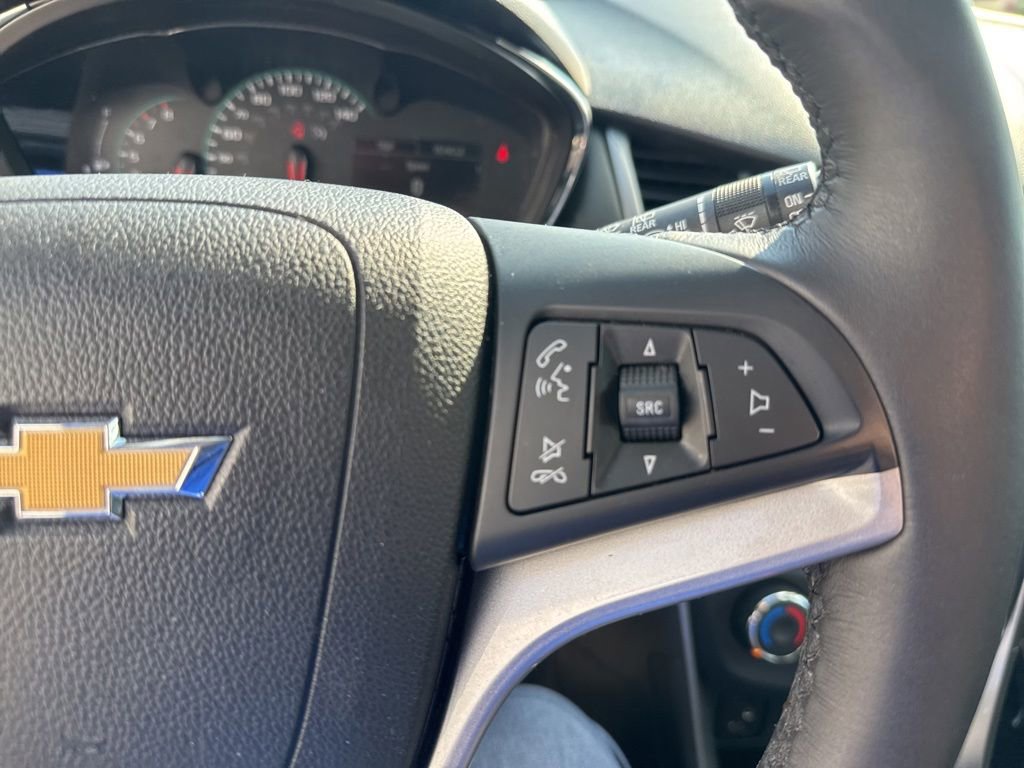 Used 2017 Chevrolet Trax LT w/ Driver Confidence Package AWD/4WD image 12