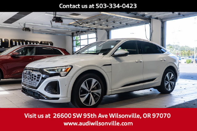 Used 2024 Audi Q8 e-tron Premium Plus w/ Premium Plus Package AWD/4WD image 3