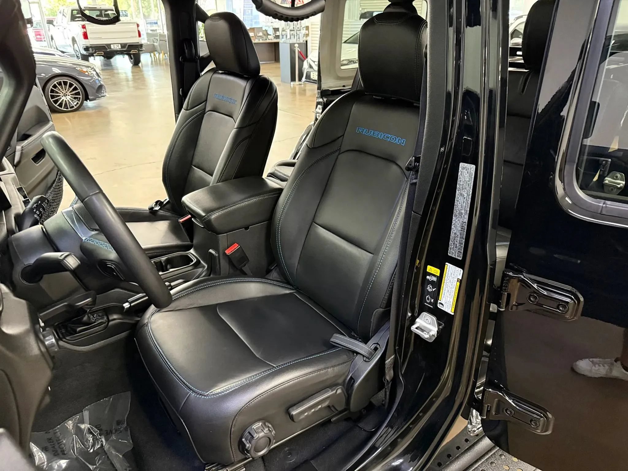 Used 2024 Jeep Wrangler Unlimited Rubicon 4xe AWD/4WD image 17