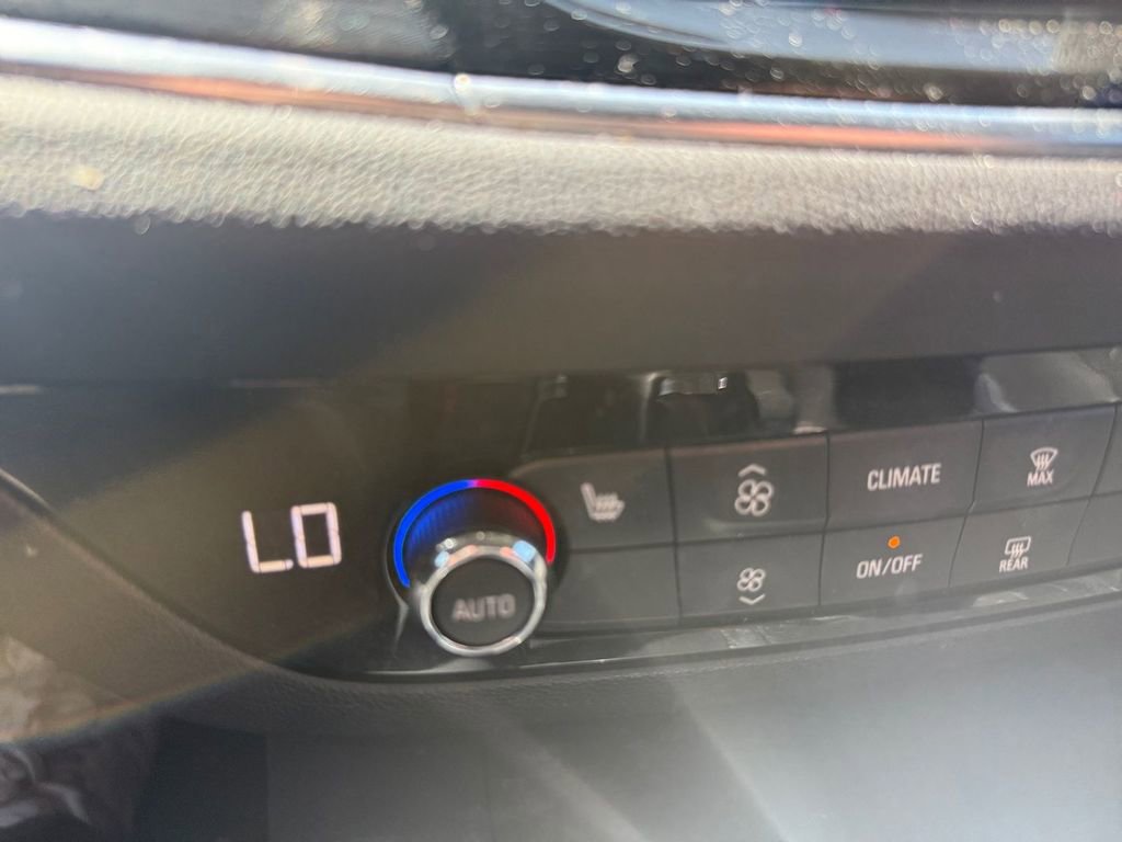 Used 2019 Buick Enclave Essence w/ LPO, Luxury Package image 31
