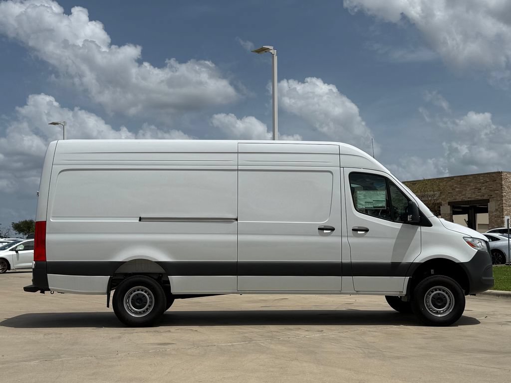 Used 2025 Mercedes-Benz Sprinter 2500 image 5