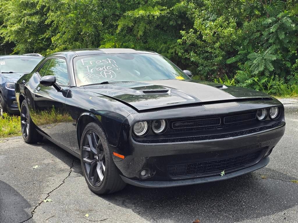 Used 2019 Dodge Challenger SXT w/ Blacktop Package RWD image 9