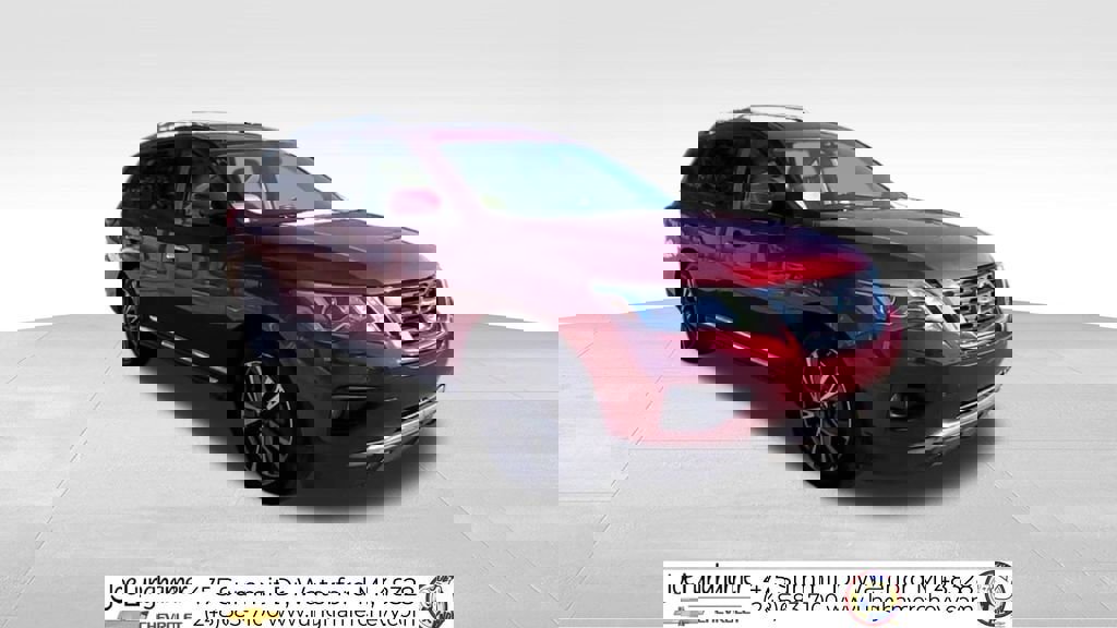 Used 2018 Nissan Pathfinder Platinum image 2