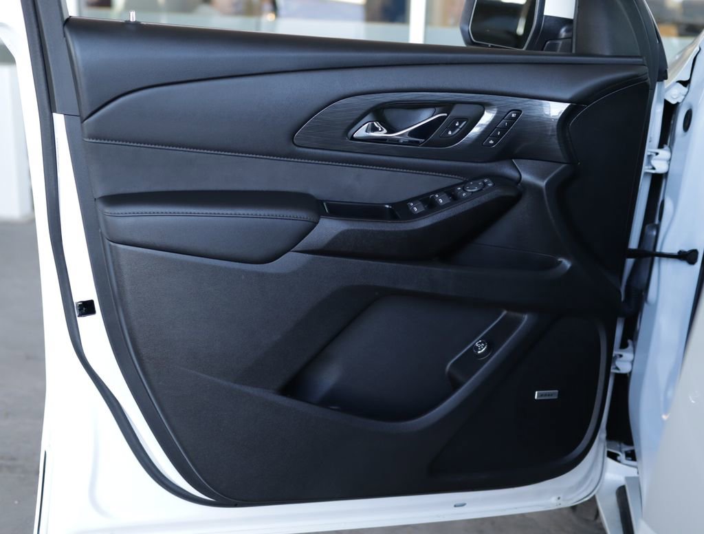 Certified 2023 Chevrolet Traverse High Country w/ LPO, Floor Liner Package image 26