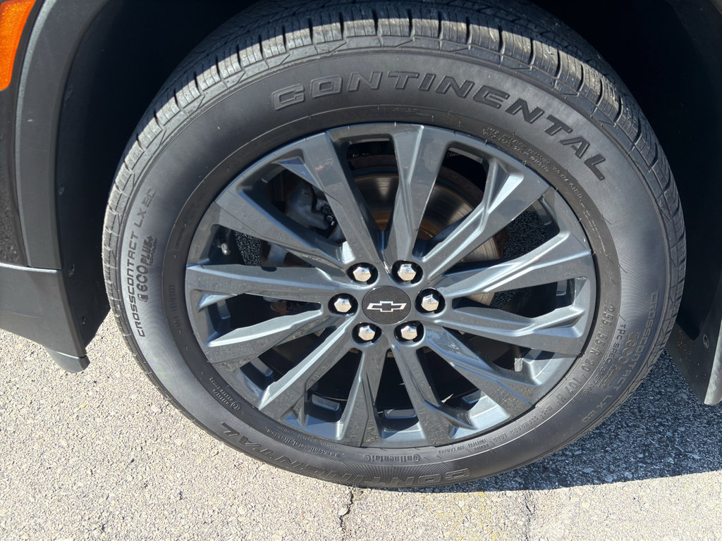 Used 2023 Chevrolet Traverse RS image 10