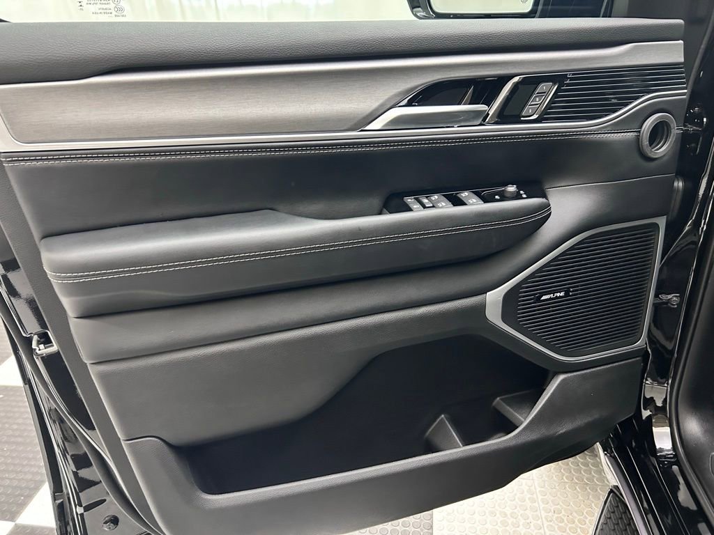 New 2026 Jeep Grand Wagoneer Limited w/ 8-Passenger Seating Package image 10