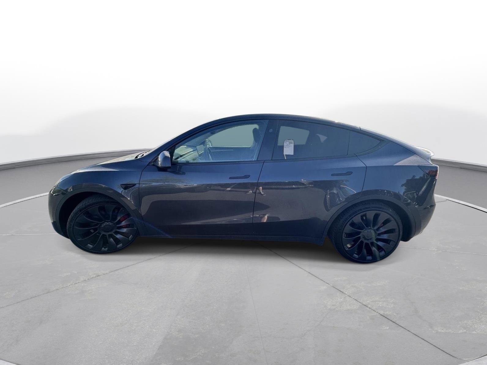 Used 2024 Tesla Model Y Performance image 9