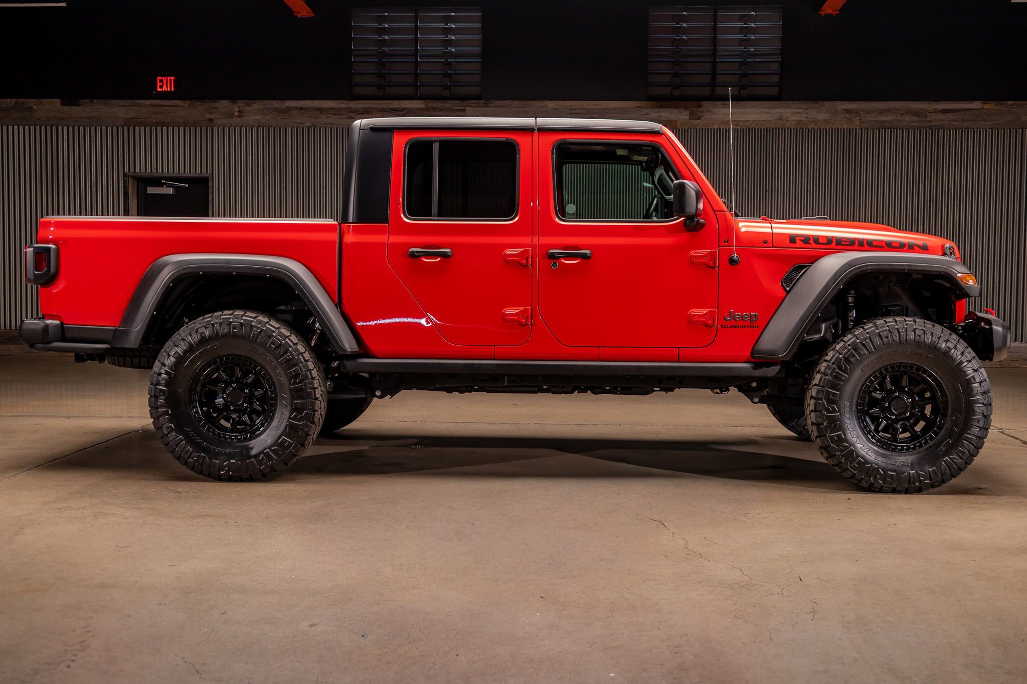 Used 2022 Jeep Gladiator Rubicon w/ Cold Weather Group image 11