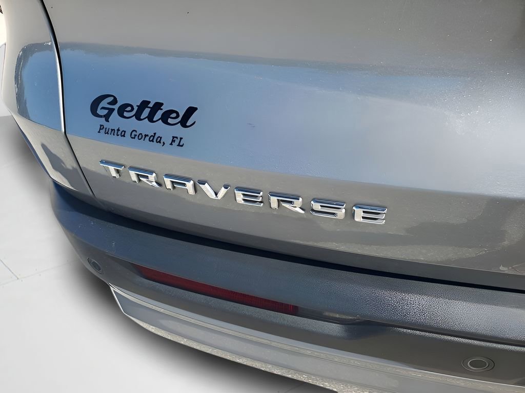 Used 2025 Chevrolet Traverse LT image 41