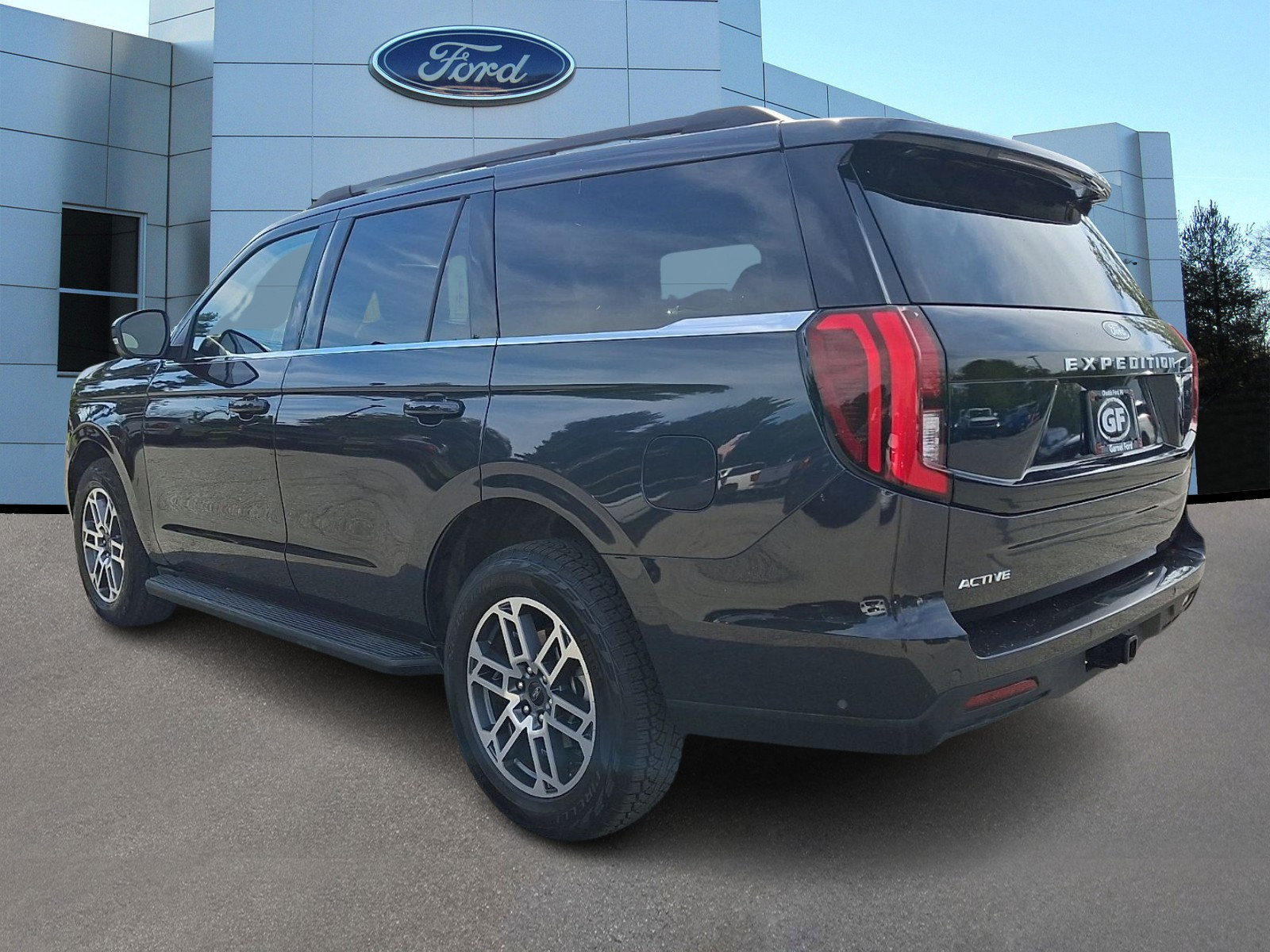 Certified 2025 Ford Expedition Active AWD/4WD image 5