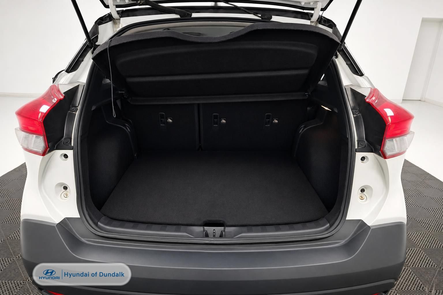 Used 2018 Nissan Kicks SV FWD image 10