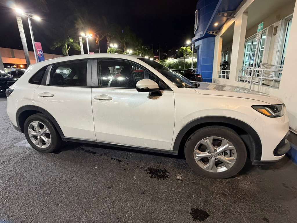 Used 2025 Honda HR-V LX image 3