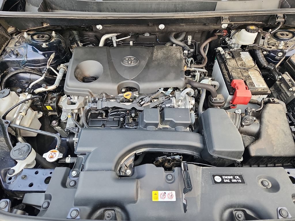 Used 2025 Toyota RAV4 XLE AWD/4WD image 27