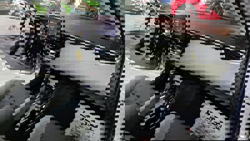 Used 2023 Toyota Corolla LE image 27